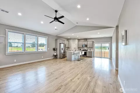 Living - 1112 Falcon Ct, Everson, WA 98247 photo 1 of 3