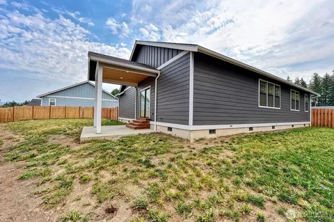 Exterior - 1112 Falcon Ct, Everson, WA 98247 photo 3 of 7