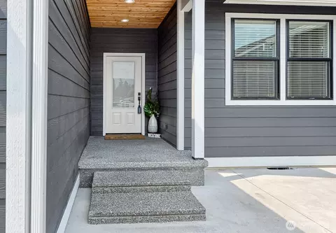 Exterior - 1112 Falcon Ct, Everson, WA 98247 photo 6 of 7