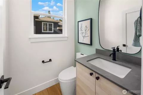 Bath - 613 B 18th Ave E, Seattle, WA 98112 photo 1 of 3