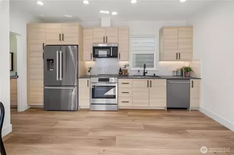 Kitchen - 613 B 18th Ave E, Seattle, WA 98112 photo 1 of 1