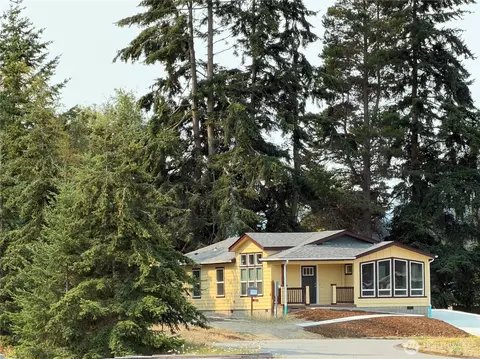 303 Sunset Meadows Ln, Port Hadlock, WA 98339