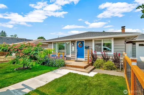711 6th St E, Auburn, WA 98002