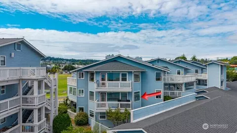651 SE Bayshore Dr #B201, Oak Harbor, WA 98277