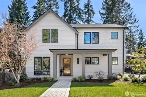 13017 NE 113th St #1, Kirkland, WA 98033