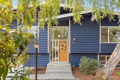 10913 NE 48th St, Kirkland, WA 98033
