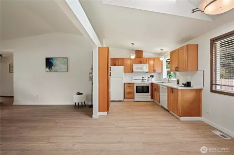 Kitchen - 1923 233rd Pl SE, Bothell, WA 98021 photo 1 of 2