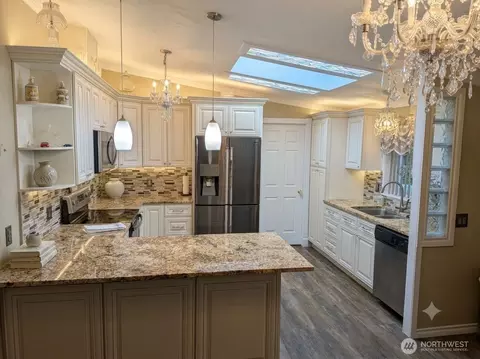 Kitchen - 5810 Fleming St #77, Everett, WA 98203 photo 1 of 3
