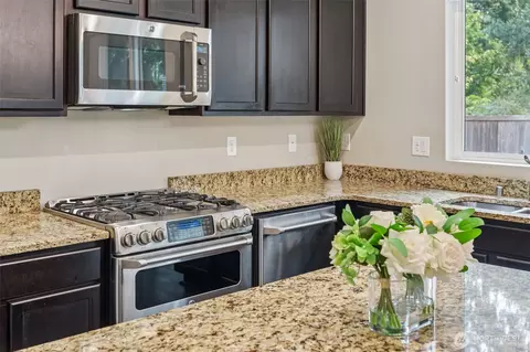 Kitchen - 16311 38th Dr SE, Bothell, WA 98012 photo 2 of 2