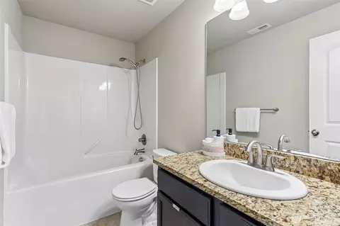 Bath - 16311 38th Dr SE, Bothell, WA 98012 photo 4 of 4