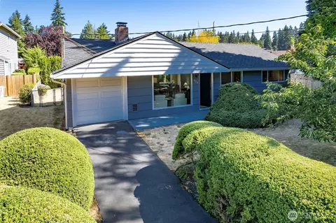 1924 NE 130th Pl, Seattle, WA 98125