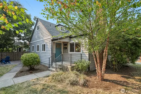 1302 NW 90th St, Seattle, WA 98117