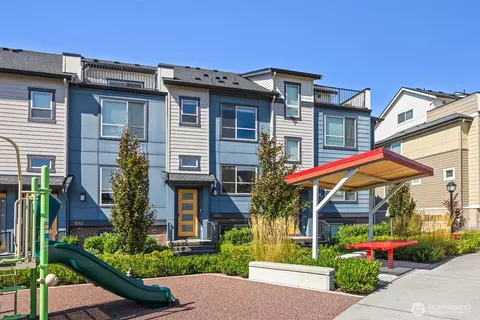 1053 6th Walk NE, Issaquah, WA 98029