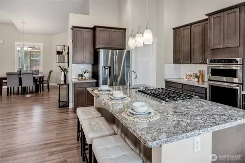 Kitchen - 5014 Parker Rd E, Sumner, WA 98390 photo 3 of 4