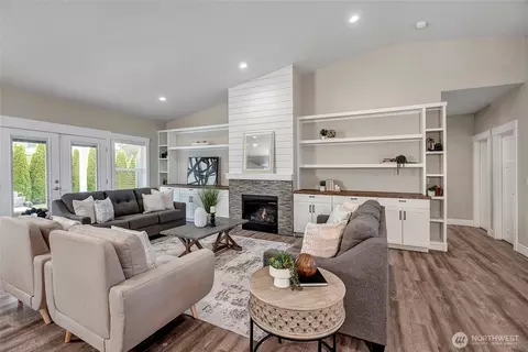 Living - 5014 Parker Rd E, Sumner, WA 98390 photo 3 of 3