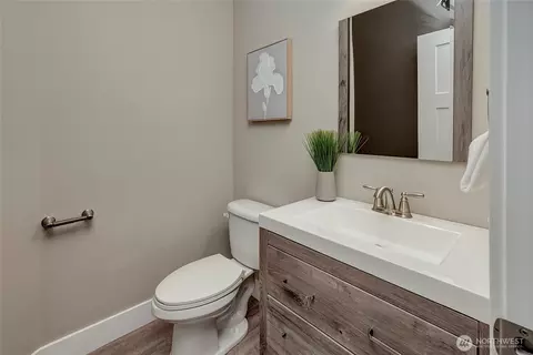 Bath - 5014 Parker Rd E, Sumner, WA 98390 photo 1 of 5
