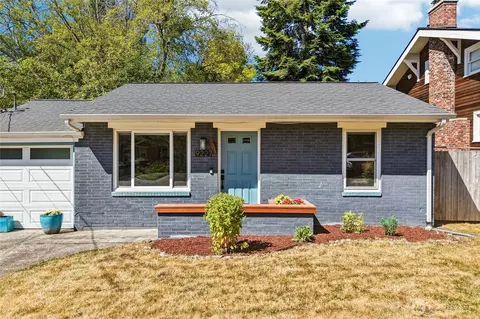 9227 Palatine Ave N, Seattle, WA 98103