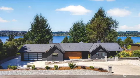 15705 62nd Ave NE, Kenmore, WA 98028