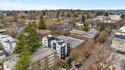 View/Area - 427 19th Ave E, Seattle, WA 98112 photo 4 of 5