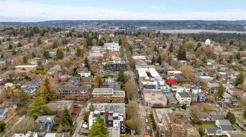 View/Area - 427 19th Ave E, Seattle, WA 98112 photo 3 of 5