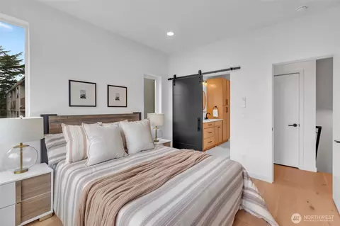 Bedroom - 427 19th Ave E, Seattle, WA 98112 photo 2 of 4