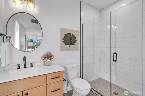 Bath - 427 19th Ave E, Seattle, WA 98112 photo 1 of 5
