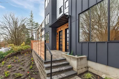 Exterior - 427 19th Ave E, Seattle, WA 98112 photo 3 of 4