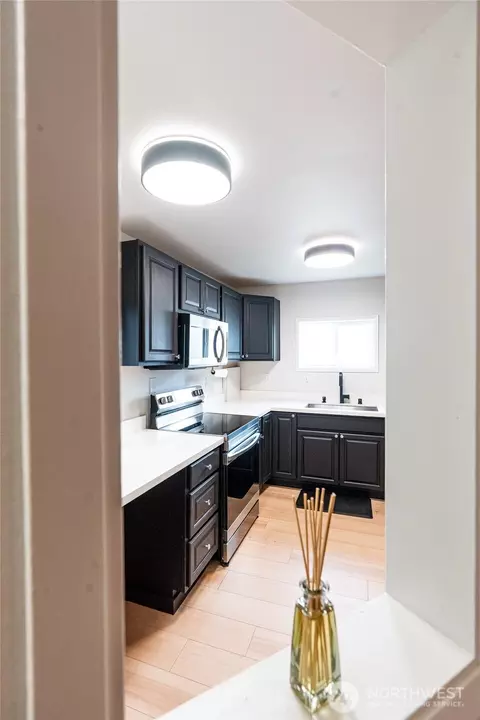 Kitchen - 1217 Orting Kapowsin Hwy E, Orting, WA 98360 photo 1 of 6