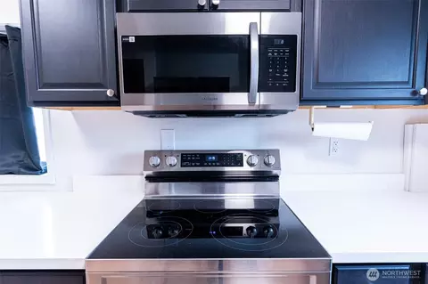 Kitchen - 1217 Orting Kapowsin Hwy E, Orting, WA 98360 photo 6 of 6