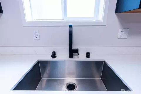 Kitchen - 1217 Orting Kapowsin Hwy E, Orting, WA 98360 photo 5 of 6