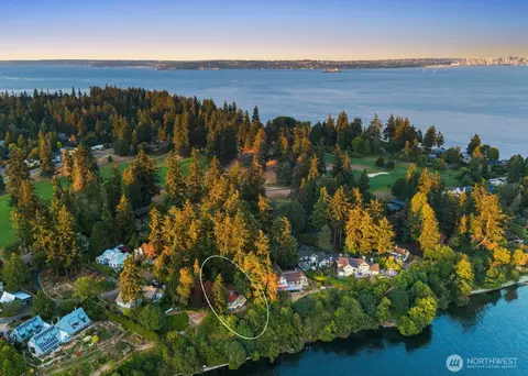 11127 NE Wing Point Dr, Bainbridge Island, WA 98110