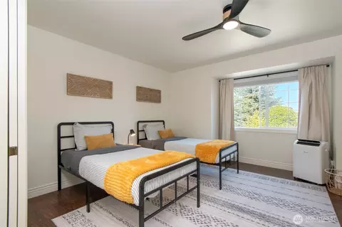 Bedroom - 2716 Kitchen Dick Rd, Sequim, WA 98382 photo 1 of 4