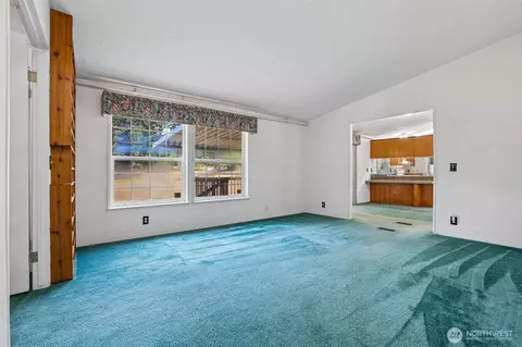 Living - 16627 230th Ave SE, Maple Valley, WA 98038 photo 4 of 6