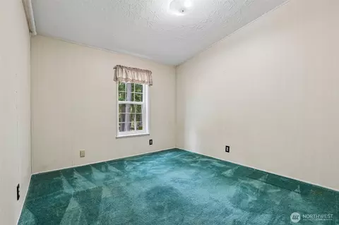 Bedroom - 16627 230th Ave SE, Maple Valley, WA 98038 photo 6 of 6