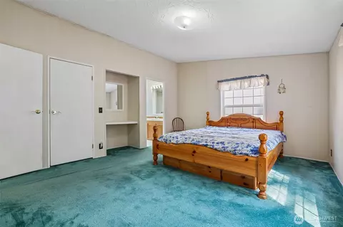 Bedroom - 16627 230th Ave SE, Maple Valley, WA 98038 photo 5 of 6