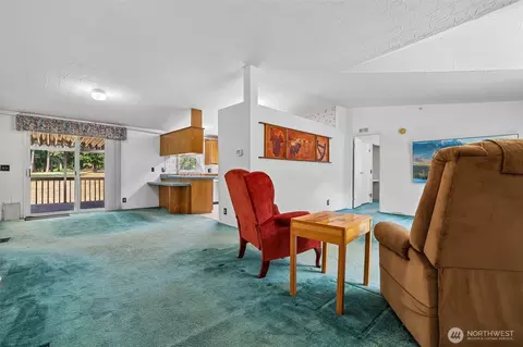 Living - 16627 230th Ave SE, Maple Valley, WA 98038 photo 1 of 6