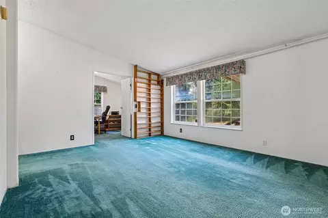 Living - 16627 230th Ave SE, Maple Valley, WA 98038 photo 6 of 6