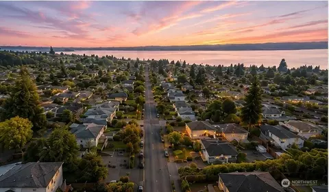 920 Maple St, Edmonds, WA 98020