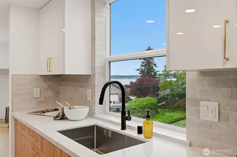 Kitchen - 57 Chapman Loop, Steilacoom, WA 98388 photo 2 of 4