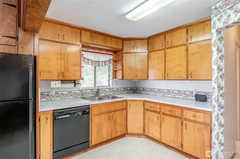 Kitchen - 16416 Spanaway Loop Rd S, Spanaway, WA 98387 photo 3 of 3