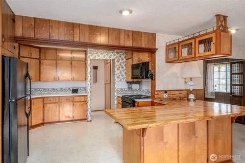 Kitchen - 16416 Spanaway Loop Rd S, Spanaway, WA 98387 photo 1 of 3