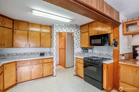 Kitchen - 16416 Spanaway Loop Rd S, Spanaway, WA 98387 photo 2 of 3