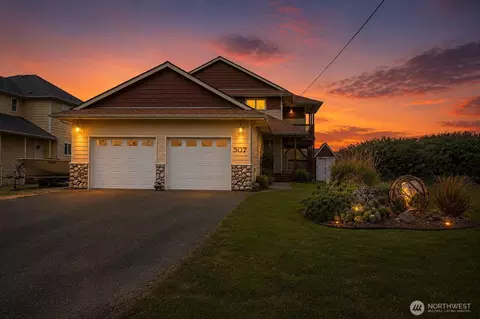 507 Sand Dune Ave SW, Ocean Shores, WA 98569