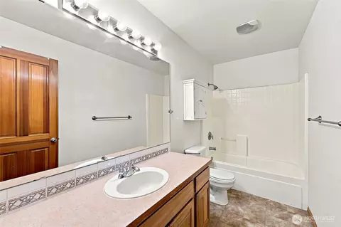 Bath - 1313 Williams Ave NW, Orting, WA 98360 photo 2 of 4