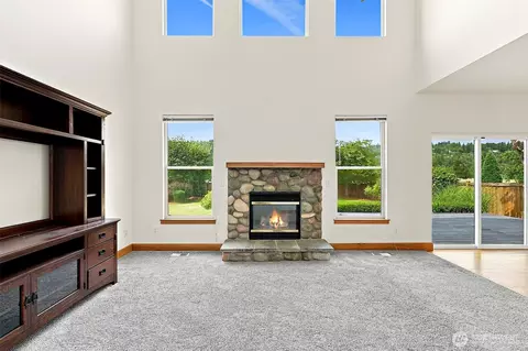 Living - 1313 Williams Ave NW, Orting, WA 98360 photo 4 of 5