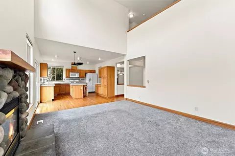 Living - 1313 Williams Ave NW, Orting, WA 98360 photo 2 of 5