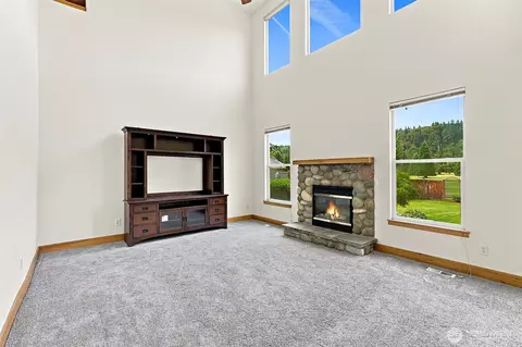 Living - 1313 Williams Ave NW, Orting, WA 98360 photo 5 of 5
