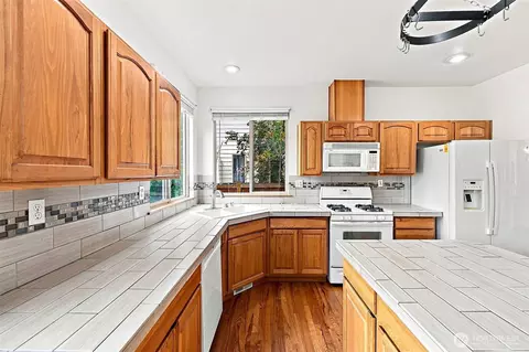 Kitchen - 1313 Williams Ave NW, Orting, WA 98360 photo 2 of 3