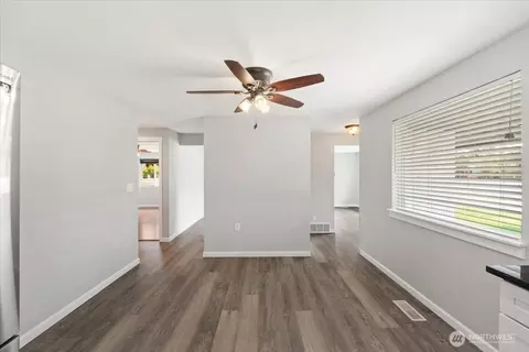 Living - 26324 SE 426th St, Enumclaw, WA 98022 photo 5 of 5
