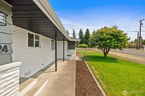 Exterior - 26324 SE 426th St, Enumclaw, WA 98022 photo 2 of 8